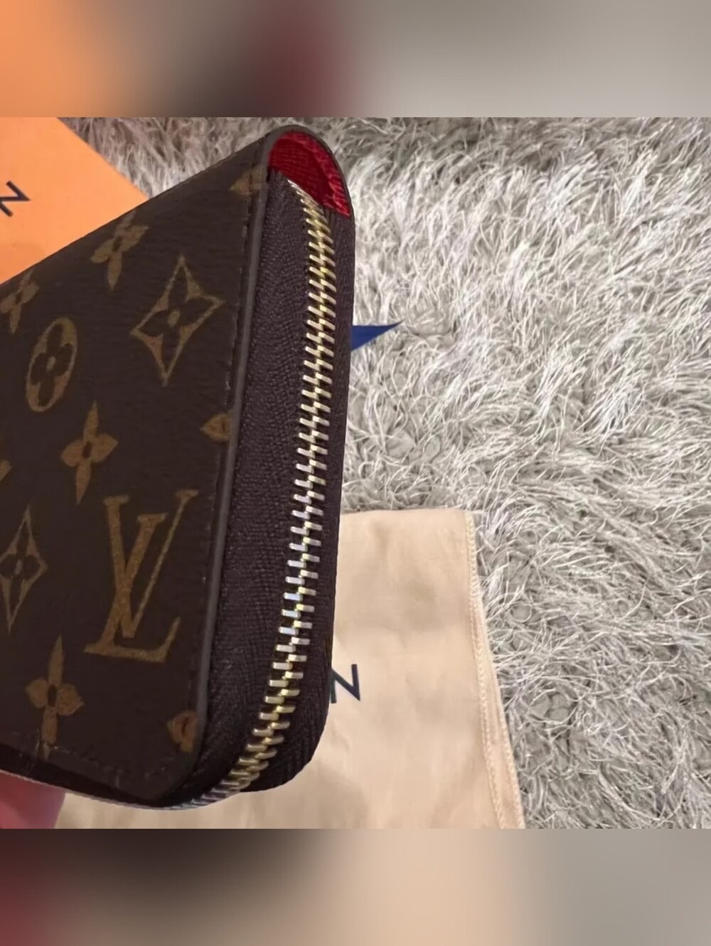 Louis Vuitton Monogram Zippy Wallet in Brown - Picture 4 of 7